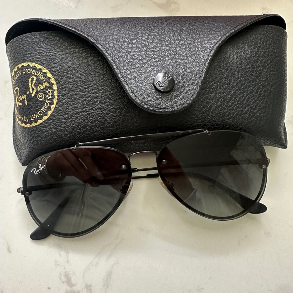 Ray-Ban Classic Black Aviator Sunglasses with Case
